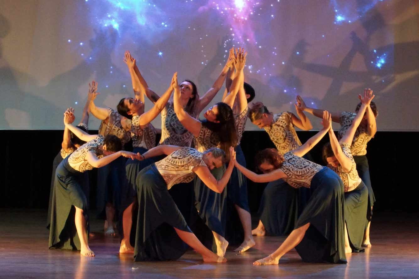 Cours de danse moderne (modern'jazz) à l'école EnCorps, Caraman